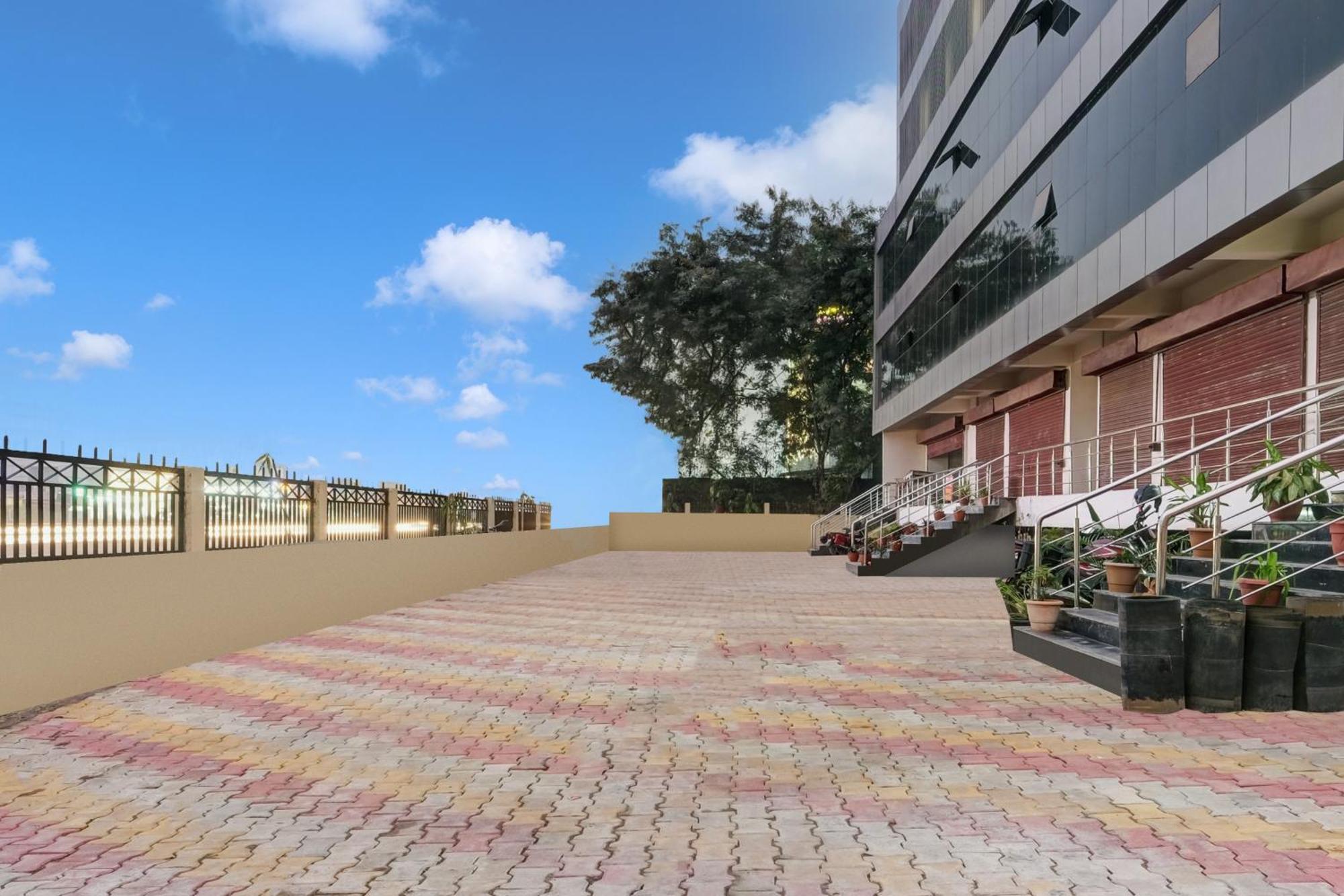 Townhouse Oak Sarusajai Stadium Dispur Dış mekan fotoğraf